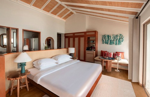Fonimagoodhoo Hotel | NH Collection Maldives Reethi Resort