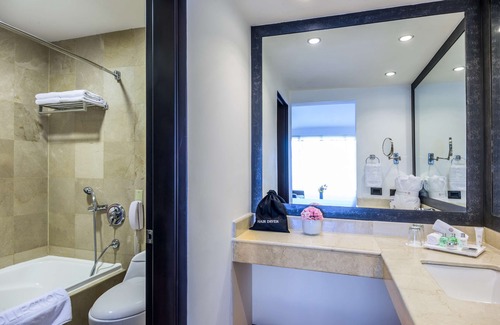 La Floresta Hotel | NH Collection Quito Royal