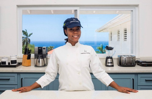IronShore Estates Apartment | Nianna Coral Bay Splendid Townhouse- 4