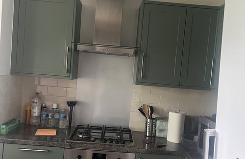 West Hendon Apartment | Nice 2-bedroom apartment in London