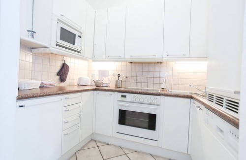 Ottakring Apartment | Nice 2 room apartment with luxurious bathroom for up to 4 people