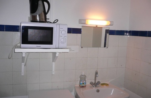 Le Mesnil-Esnard House | Nice and comfortable room.