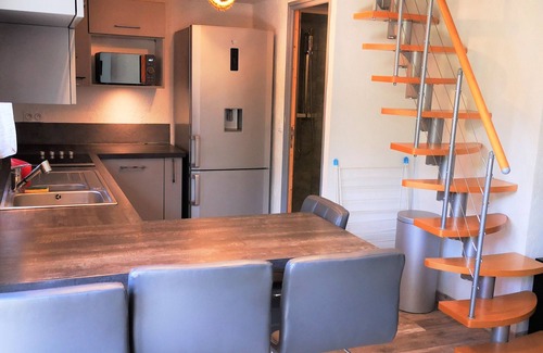Bastide Giraud House | Nice and cosy 3 room apartment planted with tress and pool