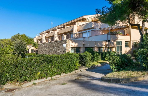Rosignano Marittimo Apartment | Nice apartment for 3 guests with WIFI, pool, TV, terrace and parking