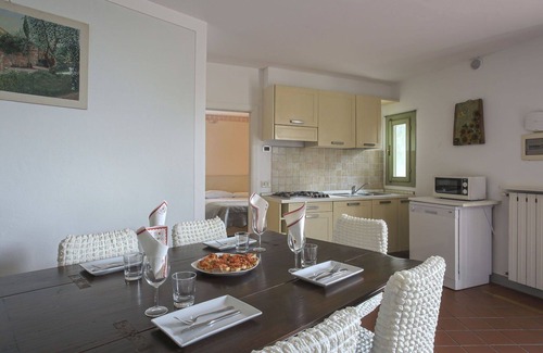 Pieve a Nievole Apartment | Nice apartment for 6 guests with hot tub, WIFI, pool, TV, patio, pets allowed and parking