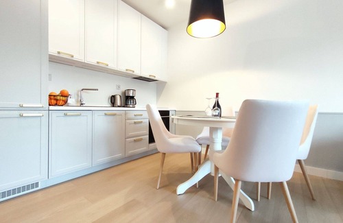 Kolobrzeg Apartment | Nice apartment for 4 people with pool, WIFI, TV, balcony and pets allowed