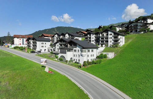 Falera Apartment | Nice apartment for 5 guests with pool, WIFI, TV, balcony, pets allowed, panoramic view and parking
