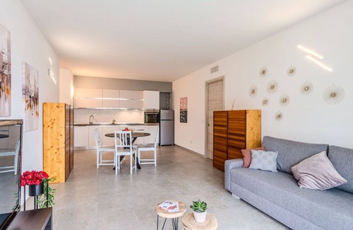 Arco Apartment | Nice apartment for 5 people with A/C, TV, patio, pets allowed and parking