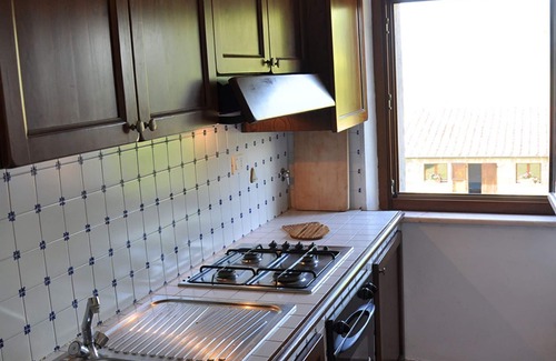Il Poggio Apartment | Nice apartment for 6 guests with WIFI, pool, TV, pets allowed, panoramic view and parking