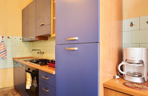 Calozzo Apartment | Nice apartment for 6 people with TV, terrace and parking