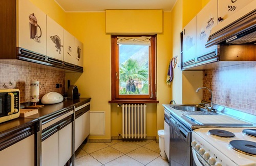Valsolda Apartment | Nice apartment for 6 guests with WIFI, TV, balcony, pets allowed and parking