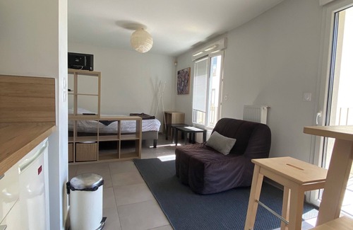 Le Bourg - Gare De Vaise Apartment | Nice Apartment in fabulous Lyon with Balcony