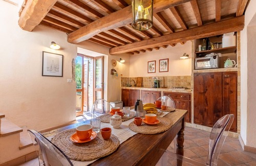 Izzalini Apartment | Nice apartment in todi pg with WiFi