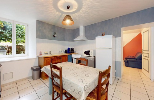 Trouvans Apartment | Nice apartment in Trouvans with WiFi