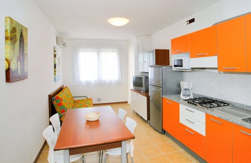 Torre di Fine House | Nice apartment in villa for 7 guests with A/C, pool, WIFI, TV, balcony and parking