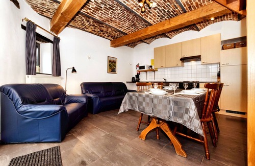 Richelle House | Nice apartments in a monumental square farm.