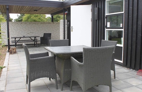 Skovmose House | Nice corner house on a large lawn with 3 bedrooms near the beach