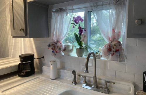 Alta Vista Apartment | Nice cozy stylish private bath and room. Enjoy just being so close to downtown.