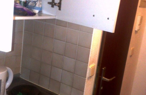 Niederfeld Apartment | Nice Flat, 2km city, 1min tram, car park, wifi, kitchen