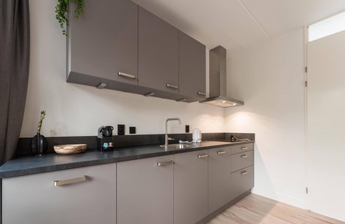 Zon en Schild House | Nice holiday home in a wooded area