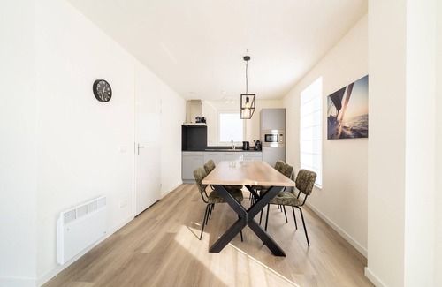 Municipality of Nissewaard House | Nice holiday home with sauna near a lake