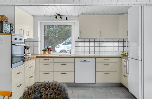 Fjellerup Strand House | Nice home in Glesborg with sauna