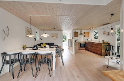 Bork Havn House | Nice home in Hemmet with kitchen