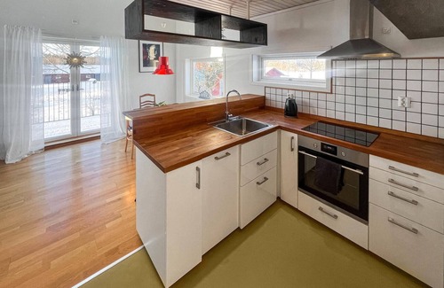 Mellerud House | Nice home in Mellerud with sauna