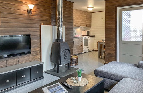 Offersøy House | Nice home in Offersøy with sauna