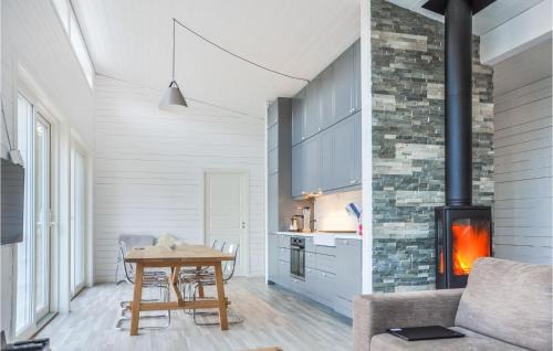 Luster House | Nice Home In Ornes With House Sea View