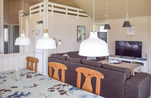 Spodsbjerg House | Nice home in Rudkøbing with kitchen