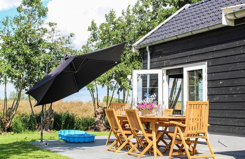 Zwanegat House | Nice home in Strijen with WiFi