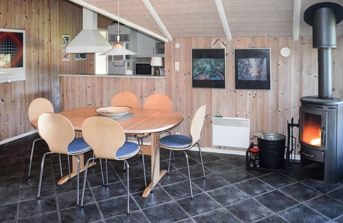 Hov House | Nice home in Tranekær with WiFi