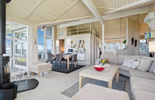 Vinderup House | Nice home in Vinderup