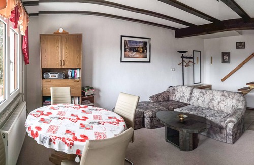 Wasungen House | Nice home in Wasungen with WiFi