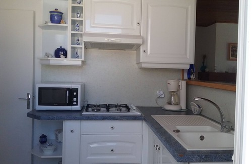 Les Portes-en-Re House | Nice house near shops and beach 4 people
