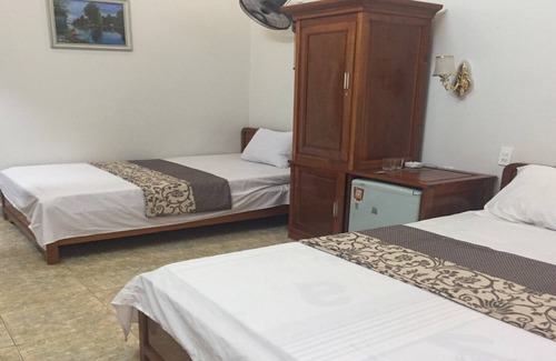 Cat Hai Hotel | Nice private room, great location, best service