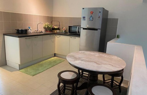 Baru Sikamat House | Nice Seremban 2 1/2 storey house with 4 rooms