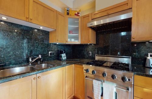 Nicklaus North House | Nicklaus North Luxury Family Townhome, Huge Floor Plan, Quiet, Private Garage