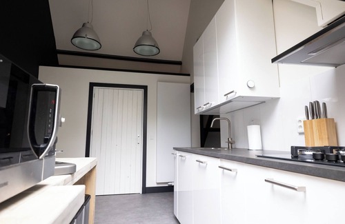 Winssen Apartment | Nieuw Sfeervol Appartement met Verwarmd Zwembad