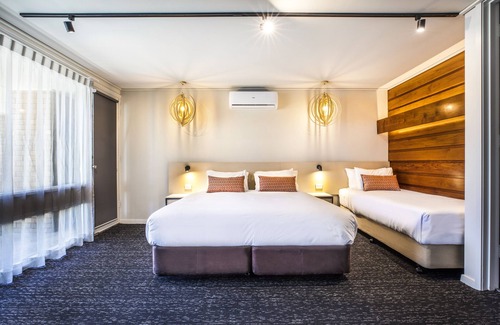 Corio Hotel | Nightcap at Gateway Hotel