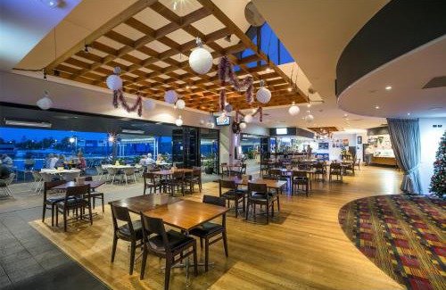 Buddina Hotel | Nightcap at Kawana Waters Hotel