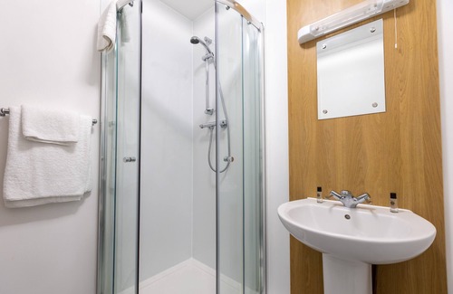 Kirmington Hotel | Nightel