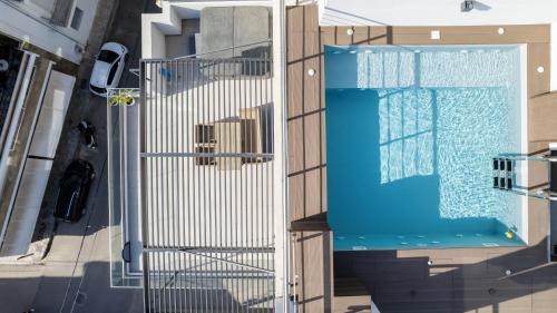 Peristeri Apartment | Nikki's Skylight Suite