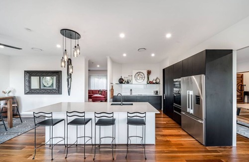 Ninderry House | Ninderry Manor- Magical Sunshine Coast Escape