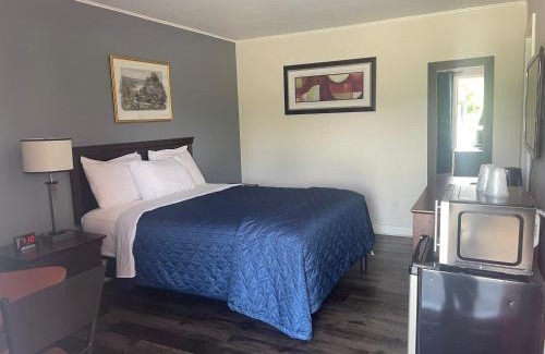 Cornwall Hotel | Nites Inn Motel