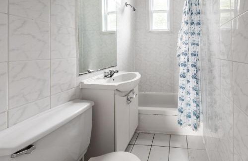 Montreal Apartment | Niu - 1007