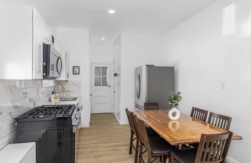 Passaic House | NJ's Cozy Casa Oasis - Entire home for groups/families!
