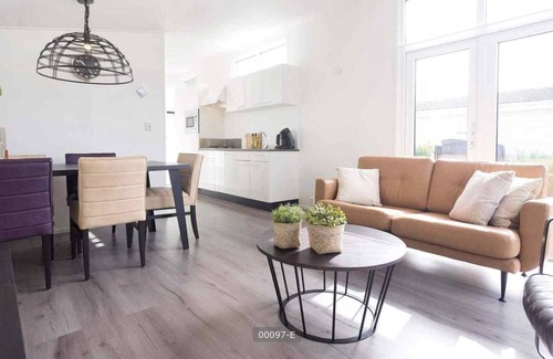 Lageweg House | House ∙ 2 bedrooms ∙ 5 guests