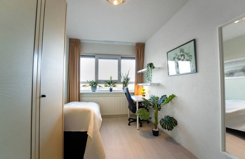 Kralingen-Crooswijk Resort | 108 m² Private room ∙ 1 bedroom ∙ 1 guest